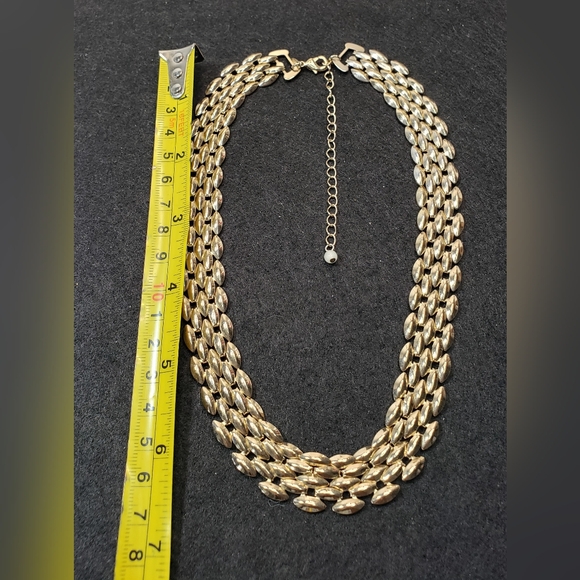 42 Piece Vintage to Modern Gold Tone Jewelry Lot - some branded - Picture 7 of 16